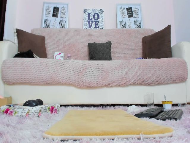 Live sex webcam photo for Jessyblondex #253102757