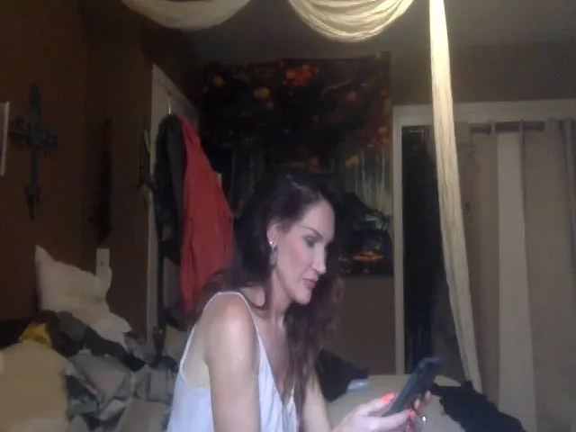 Live sex webcam photo for Hotyogababe1 #256572632