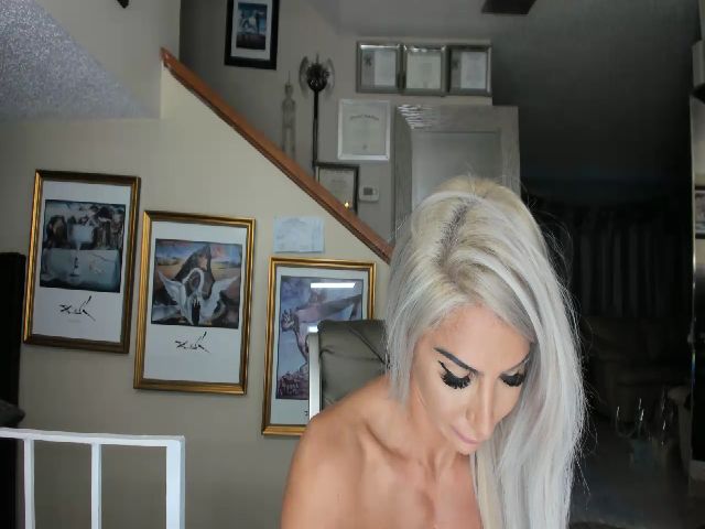 Live sex webcam photo for ADRIANA_FOX #254376005