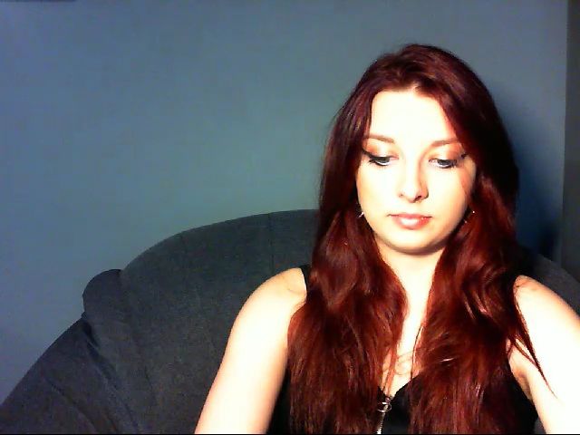 Live sex webcam photo for VirginLuna18 #253096169