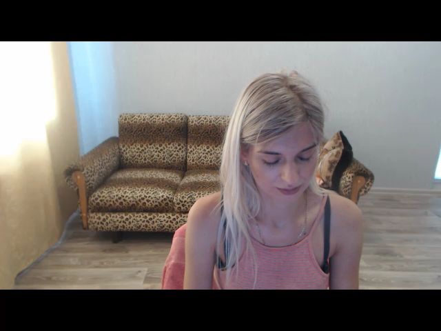 Live sex webcam photo for SexyBeatriice #258101412