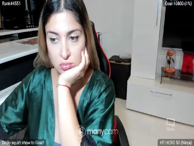 Live sex webcam photo for Littlegirl25 #253605378