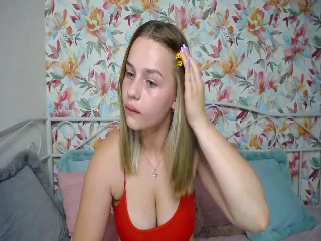 Live sex webcam photo for UnicornGirl_ #260066738