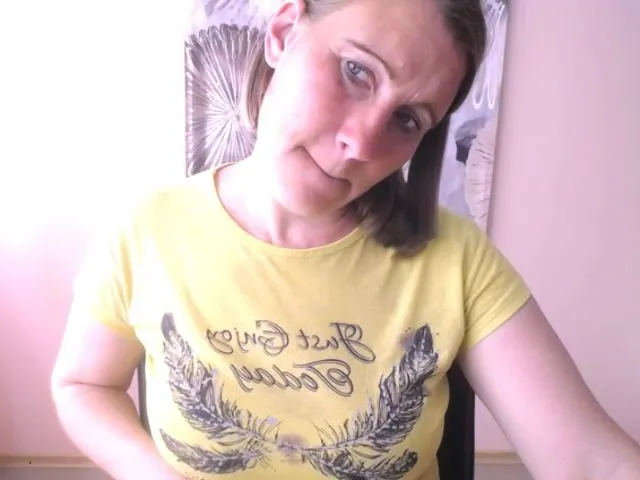Live sex webcam photo for ChloePlay #253823440