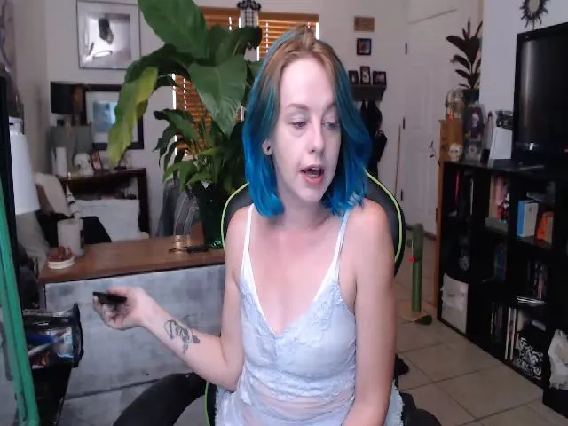Live sex webcam photo for KinzySuicide #263193634