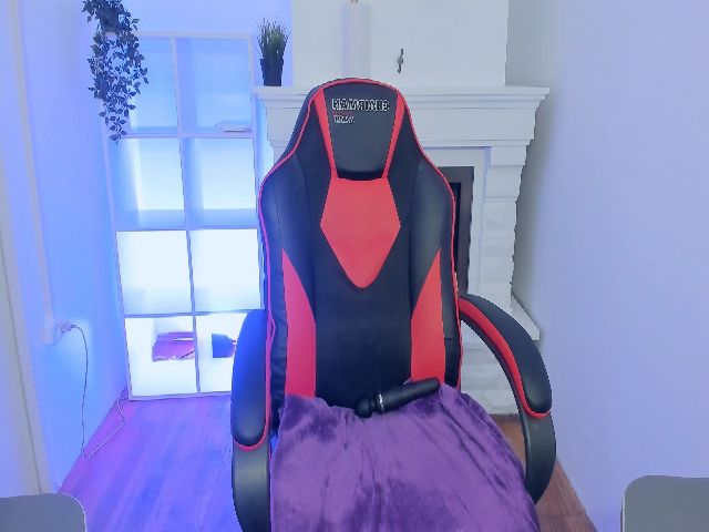 Live sex webcam photo for HelenCarter #265178579