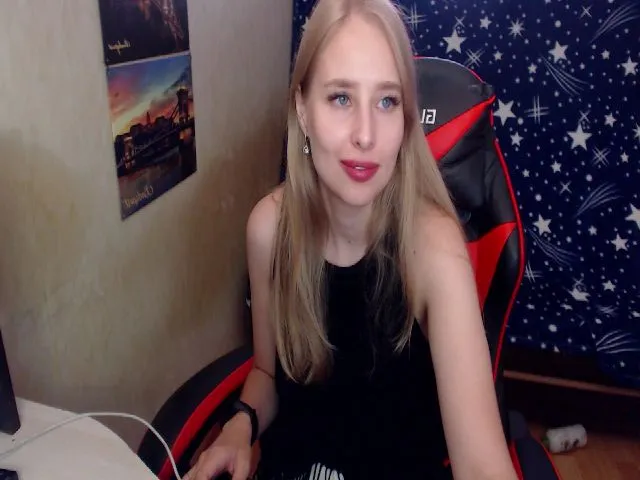 Live sex webcam photo for JessyGinger #259279295