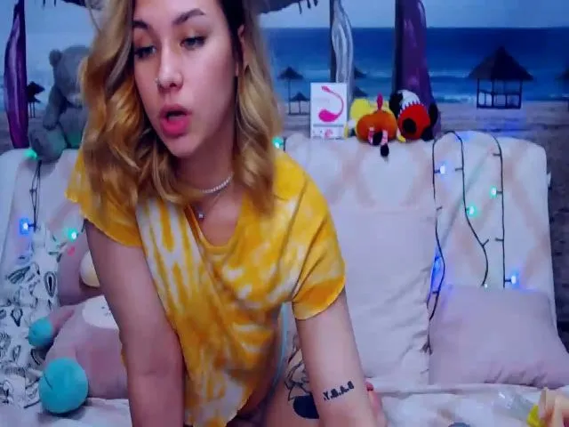 Live sex webcam photo for AlisMonrov18 #258471719