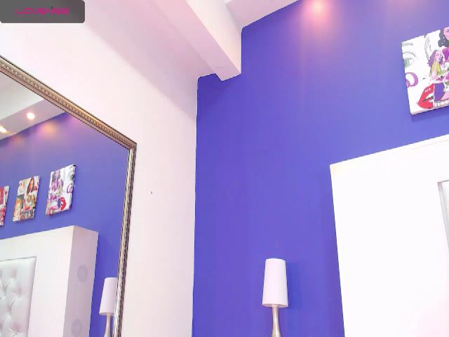 Live sex webcam photo for Scarlett_1801 #256574068