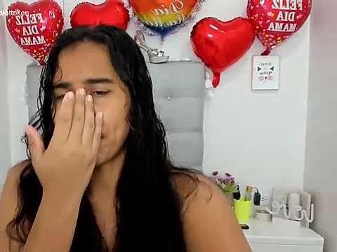 Live sex webcam photo for sharon_2022 #244688477