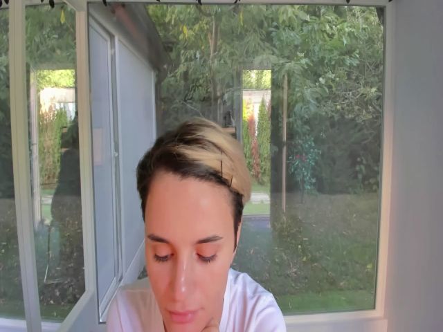 Live sex webcam photo for SashaaWild #258480252