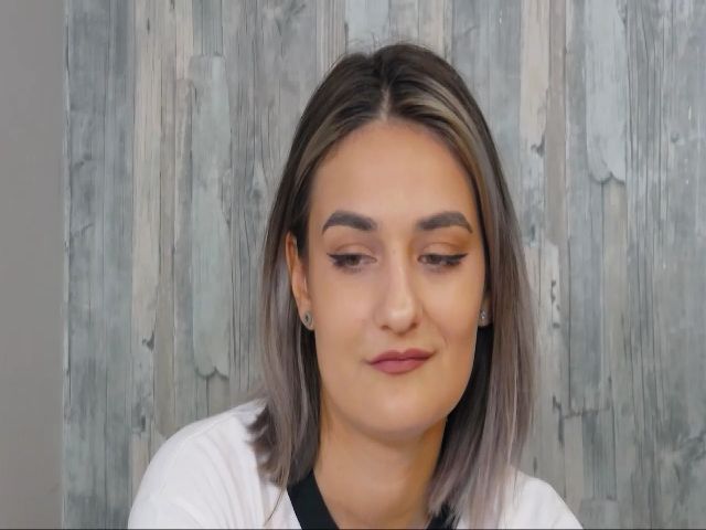 Live sex webcam photo for SecretAmber #253415533