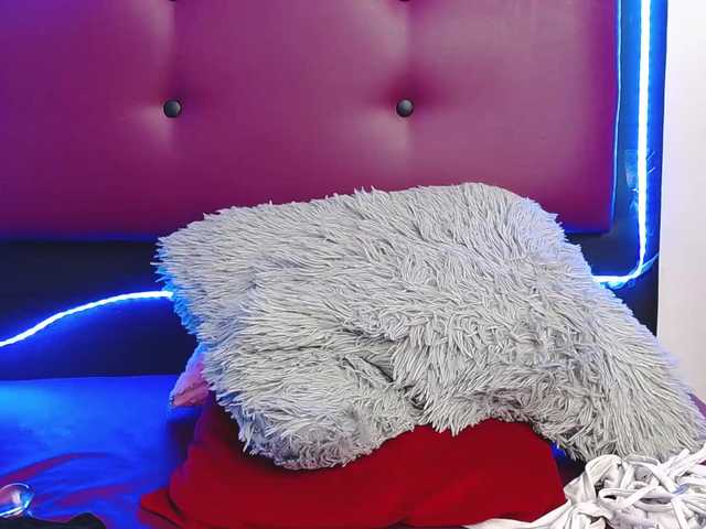 Live sex webcam photo for Sweet-Kitty1 #246200567