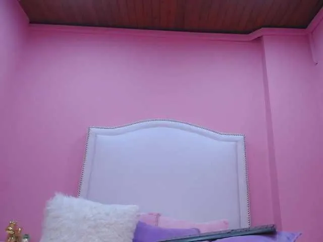 Live sex webcam photo for juliana-saint #241298919