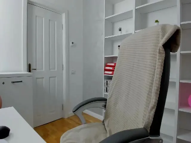 Live sex webcam photo for VanessaCroft #264060058