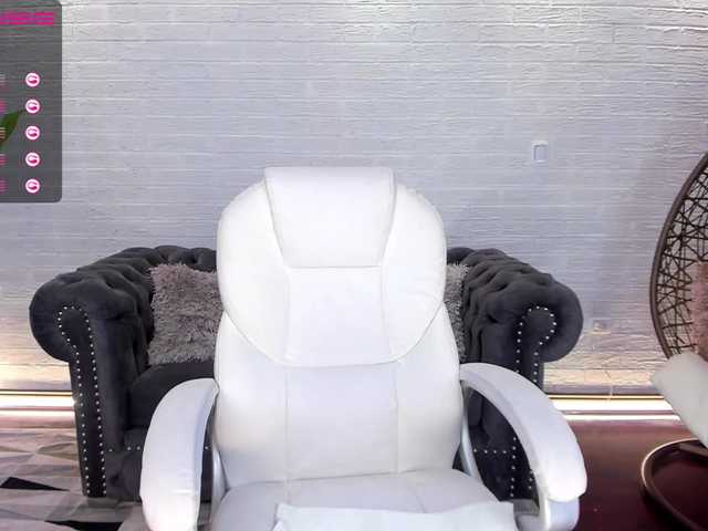 Live sex webcam photo for AlishaSanders #241855318