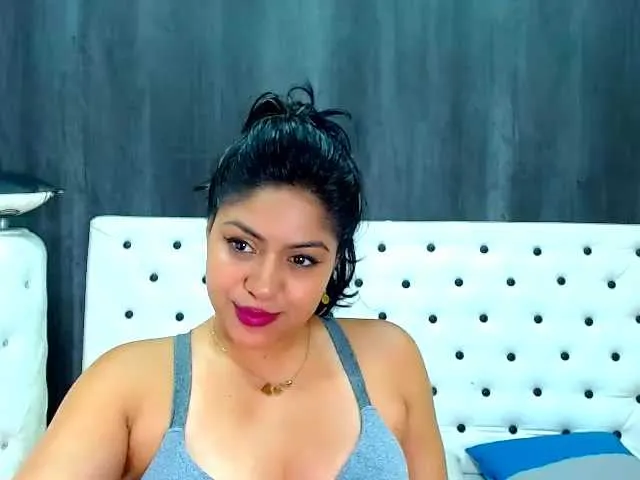 Live sex webcam photo for SweetDollx #240972800