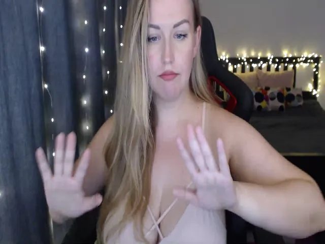 Live sex webcam photo for Afrodite_4U #260962295