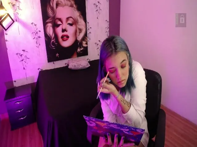 Live sex webcam photo for Spaaarkie #258654060