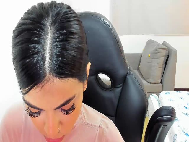 Live sex webcam photo for Miss_kim18 #252723716