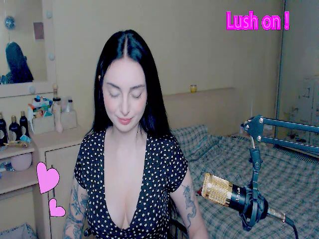 Live sex webcam photo for sunshinebabee #252646893