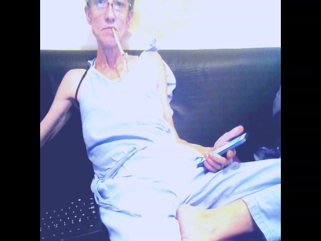 Live sex webcam photo for Sexygeny #253337047