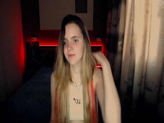 Live sex webcam photo for Ella_Hudson #253006413