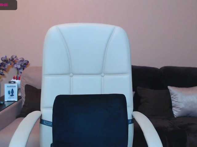 Live sex webcam photo for MelonySpring #248943757