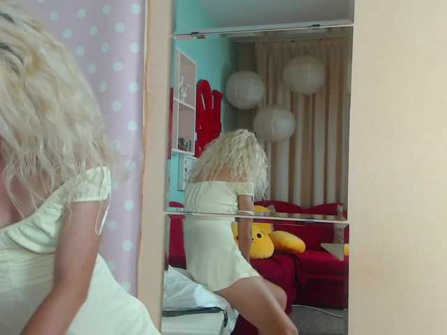 Live sex webcam photo for Sofia-Joy #259432043