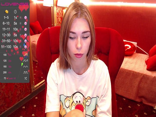 Live sex webcam photo for MeowGirll #261961625