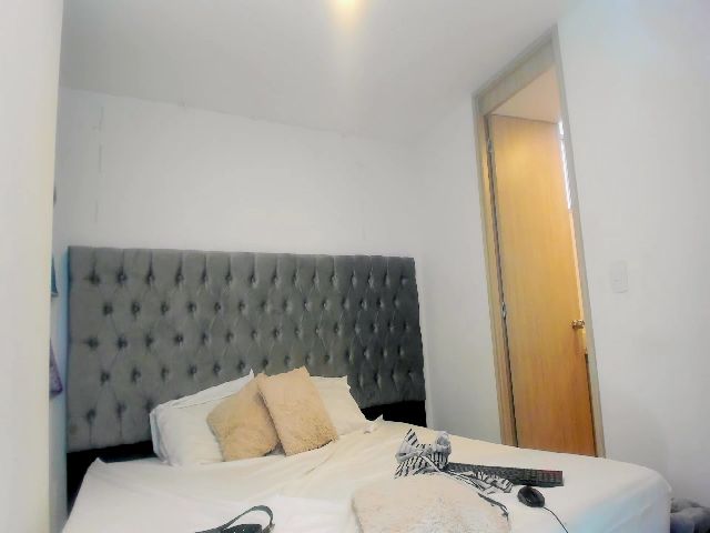 Live sex webcam photo for Afro__Goddess #258284005