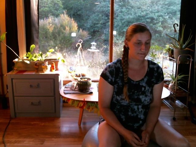 Live sex webcam photo for SuzieMoon #255813342