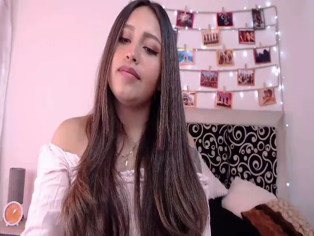 Live sex webcam photo for Litlecapricex #256255126