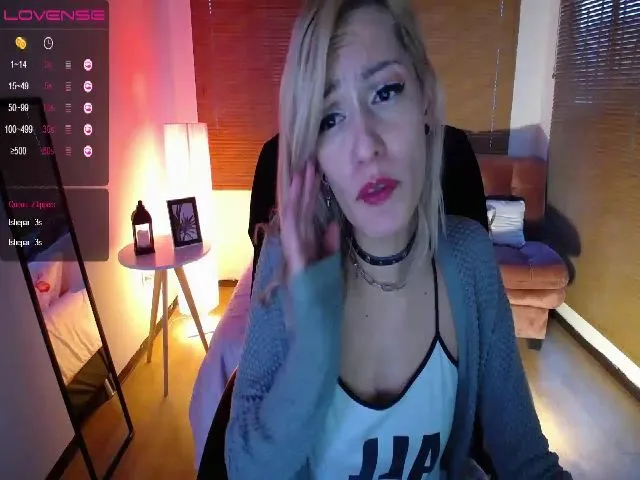 Live sex webcam photo for Effy_Rose_ #259905058