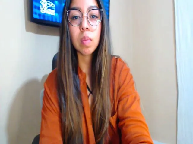 Live sex webcam photo for Luisaxhot #252326132