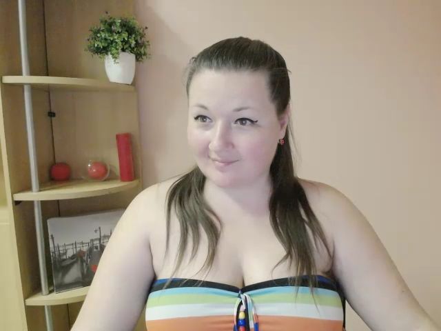 Live sex webcam photo for LeaLexis_ #254646637