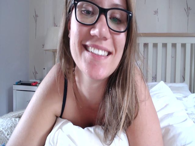 Live sex webcam photo for JennyMFC #264329744