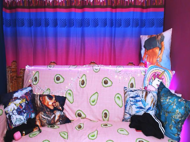 Live sex webcam photo for Lolly_Goddess #255940383