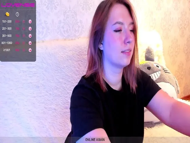 Live sex webcam photo for MoaningLisa_ #255338467