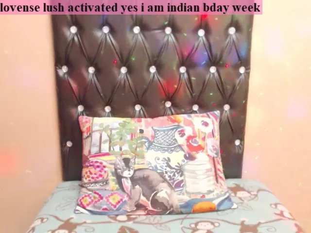 Live sex webcam photo for PARADISEQEEN #254650377