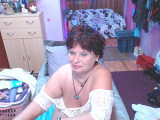 Live sex webcam photo for Elmira63 #240773397
