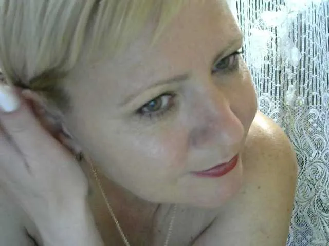 Live sex webcam photo for HelenLike #248322621