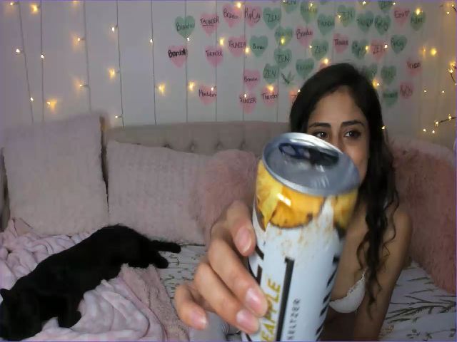 Live sex webcam photo for LunarLux #256143011