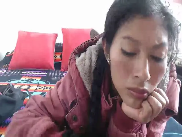 Live sex webcam photo for CHILENITAHOT #255408976