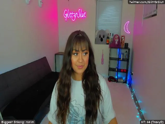 Live sex webcam photo for Glitt3rSlut #263962951