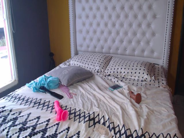 Live sex webcam photo for Luisa__torres #258218316