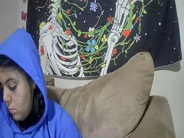 Live sex webcam photo for Lilmisspurp #256623959