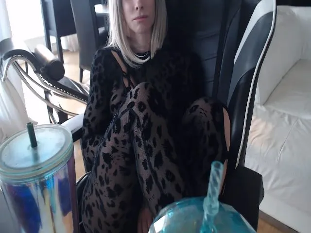 Live sex webcam photo for Karolynn #255461557