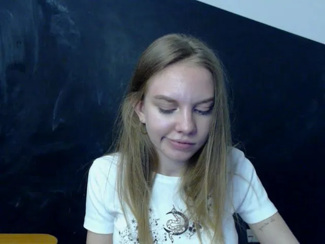 Live sex webcam photo for HappySecret_ #258361340