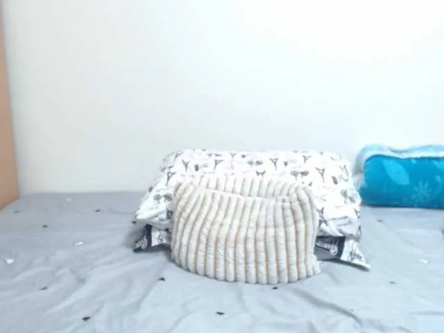 Live sex webcam photo for moniqdiamond #255195434